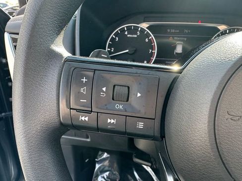 Used 2021 Nissan Rogue SV FWD image 13