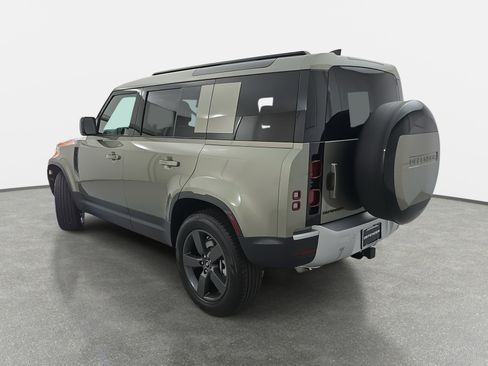New 2025 Land Rover Defender 110 S image 7