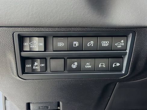 New 2026 Toyota Tundra Platinum AWD/4WD image 10