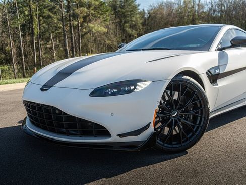 Used 2023 Aston Martin V8 Vantage Coupe RWD image 97