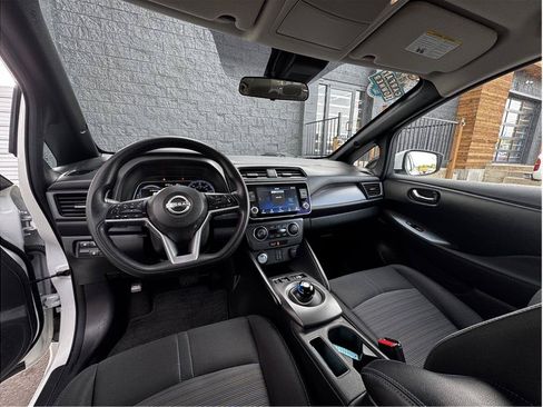 Used 2025 Nissan Leaf S FWD image 2
