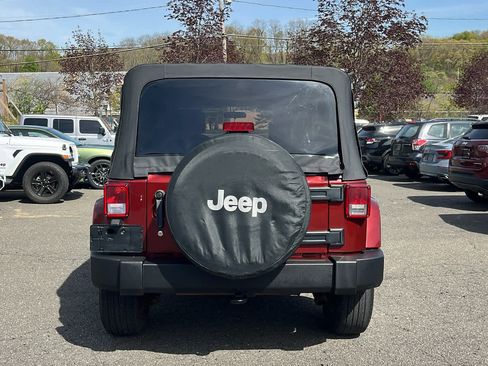 Used 2007 Jeep Wrangler Unlimited Sahara AWD/4WD image 5