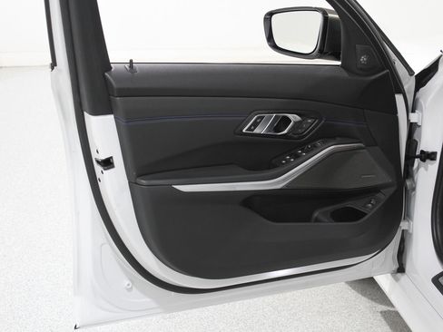 Used 2020 BMW M340i xDrive w/ Premium Package image 4