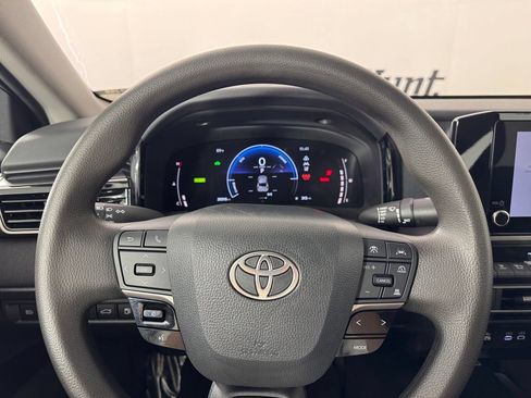 Used 2025 Toyota Camry LE FWD image 16