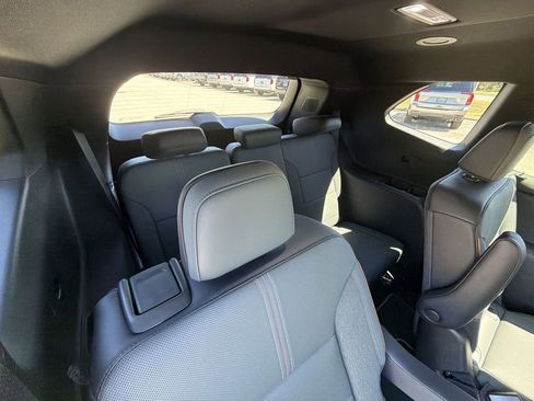 New 2026 GMC Acadia AT4 AWD/4WD image 33