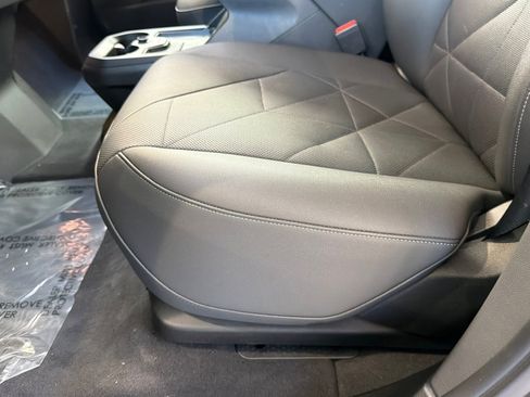 Used 2024 BMW iX xDrive50 w/ Sport Package AWD/4WD image 14