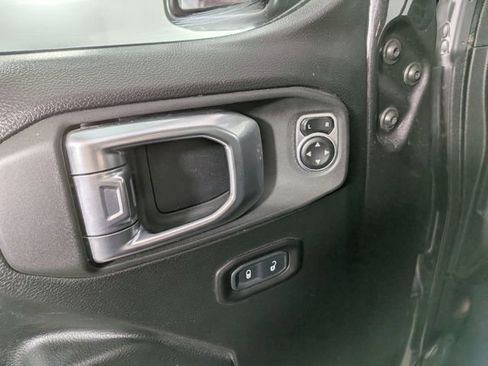 Used 2020 Jeep Wrangler Unlimited Sport S image 13