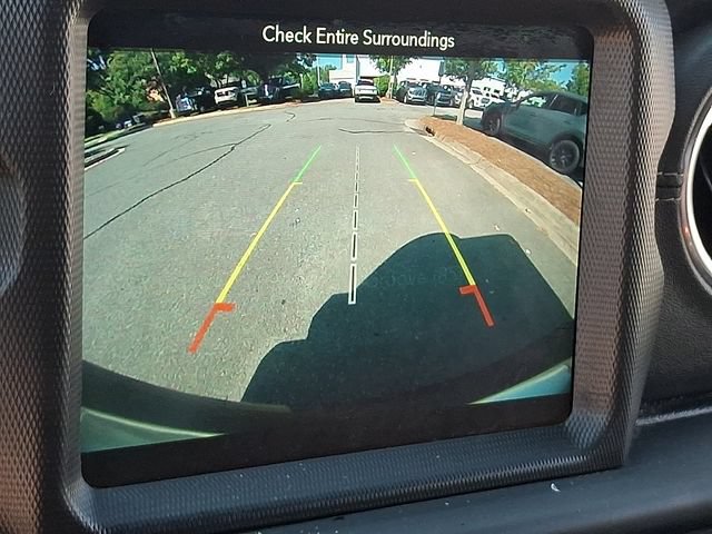 Used 2019 Jeep Wrangler Unlimited Sahara AWD/4WD image 18