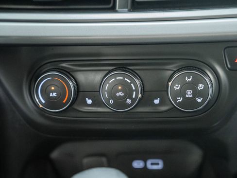 Used 2024 Chevrolet Trax LS w/ LS Convenience Package image 20