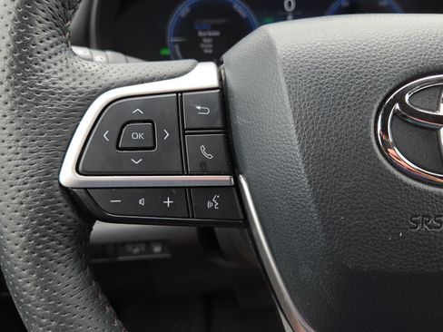 Certified 2025 Toyota Sienna Platinum AWD/4WD image 30