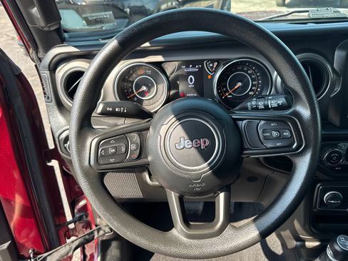Used 2022 Jeep Wrangler Unlimited Sport AWD/4WD image 14
