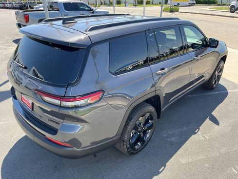 New 2025 Jeep Grand Cherokee L Limited w/ Black Appearance Package image 5