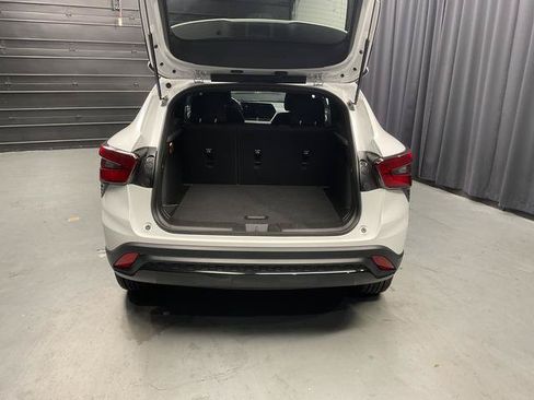 Used 2024 Chevrolet Trax RS w/ Driver Confidence Package FWD image 6