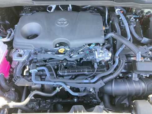 Certified 2025 Toyota Sienna XLE image 18