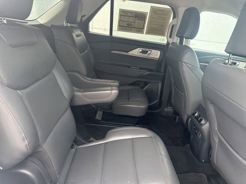 Used 2026 Ford Explorer Active w/ Active Comfort Package RWD image 29