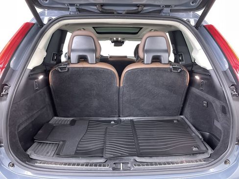 Used 2020 Volvo XC90 T6 Momentum AWD/4WD image 24