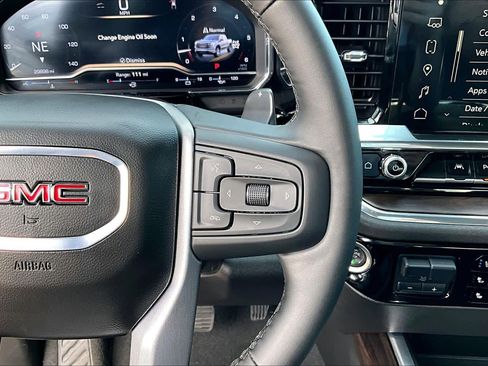 Certified 2024 GMC Sierra 1500 SLT image 24