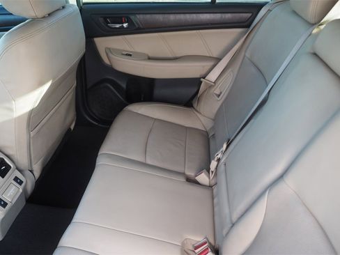 Used 2018 Subaru Outback 2.5i Limited image 16