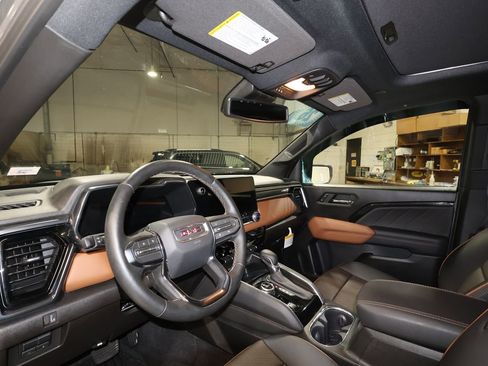 Certified 2026 GMC Canyon AT4 w/ Technology Plus Package image 9