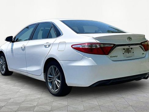 Used 2015 Toyota Camry SE FWD image 4