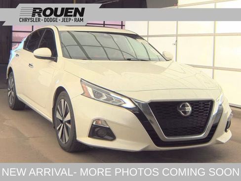 Used 2020 Nissan Altima 2.5 SL image 1
