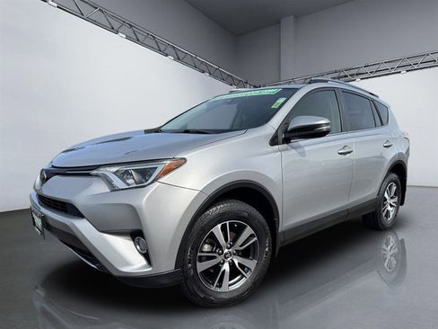 Used 2018 Toyota RAV4 XLE image 27