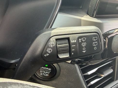 Used 2022 Ford Escape Titanium AWD/4WD image 28