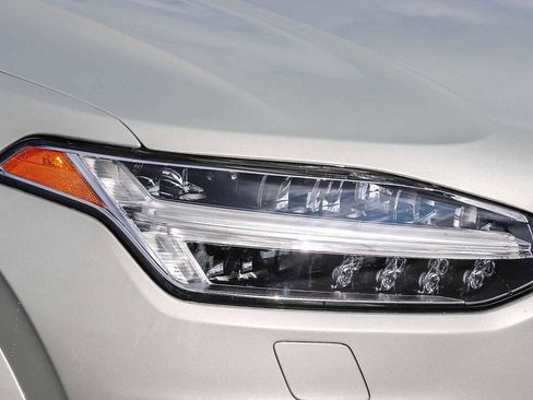 Used 2020 Volvo XC90 T8 Inscription w/ Protection Package Premier image 4