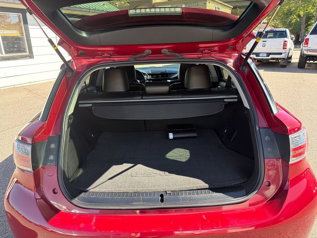 Used 2013 Lexus CT 200h w/ Premium Pkg w/Navigation FWD image 14