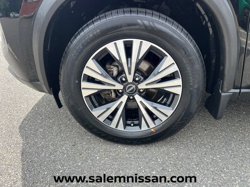 Certified 2023 Nissan Rogue SV w/ SV Premium B Package AWD/4WD image 30