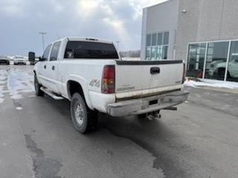 Used 2006 GMC Sierra 2500 SLT w/ Heavy-Duty Power Package image 4