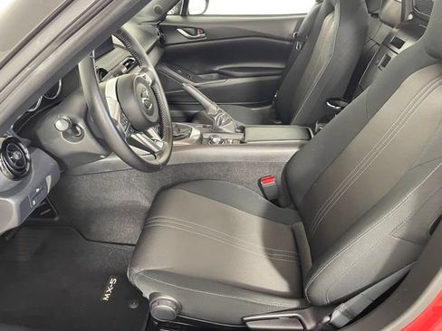 Certified 2025 MAZDA MX-5 Miata Sport RWD image 2