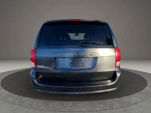 Used 2020 Dodge Grand Caravan SXT w/ Driver Convenience Group FWD image 4