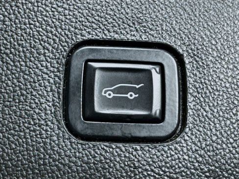 Used 2012 Cadillac SRX Performance image 33