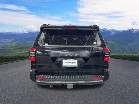 Used 2025 Toyota 4Runner SR5 image 5