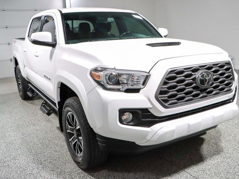 Used 2023 Toyota Tacoma TRD Sport AWD/4WD image 5