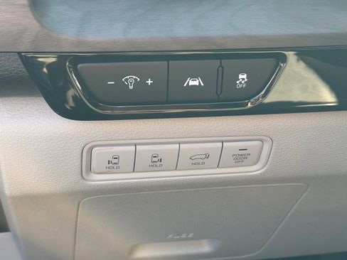 Used 2022 Kia Carnival EX FWD image 10