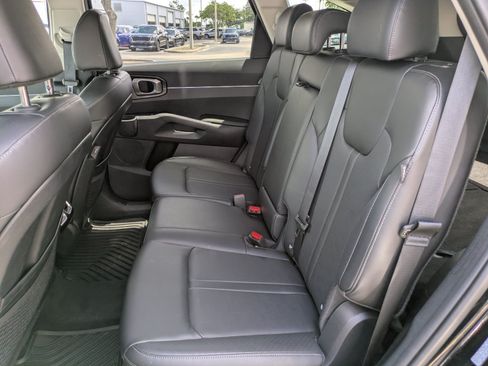 Certified 2026 Kia Sorento S w/ S Panoramic Sunroof Package FWD image 11