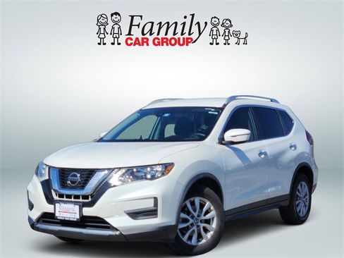 Used 2020 Nissan Rogue SV image 1