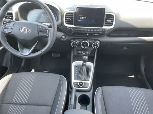New 2025 Hyundai Venue Limited image 14