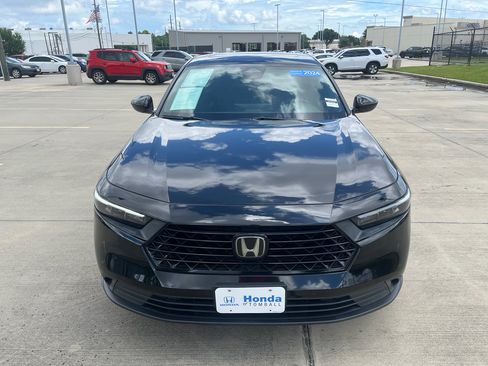 Used 2024 Honda Accord Sport image 3