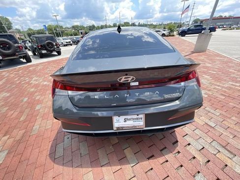 Used 2025 Hyundai Elantra Sport FWD image 29