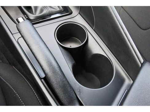 Used 2025 Hyundai Elantra Sport image 30