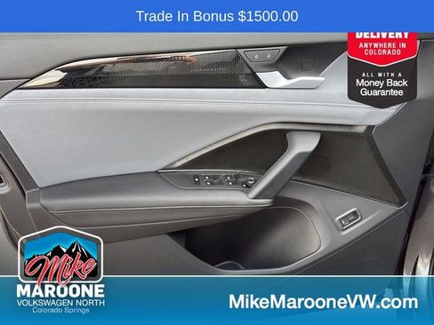 Used 2025 Volkswagen Tiguan SE R-Line image 13