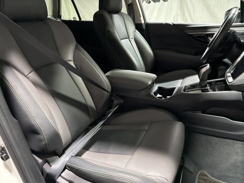Used 2025 Subaru Outback Onyx Edition AWD/4WD image 9