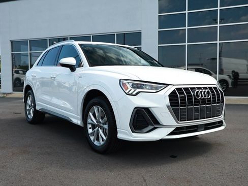Used 2025 Audi Q3 2.0T Premium AWD/4WD image 3
