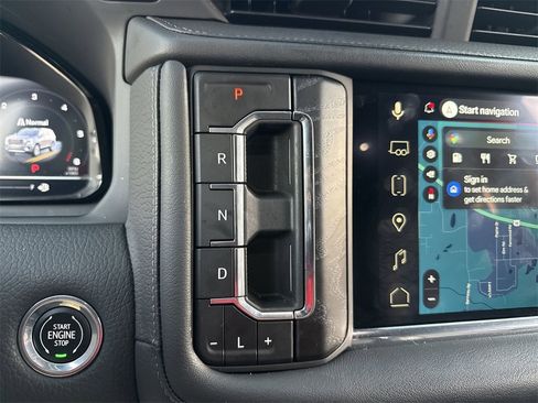 Used 2023 GMC Yukon XL Denali image 16