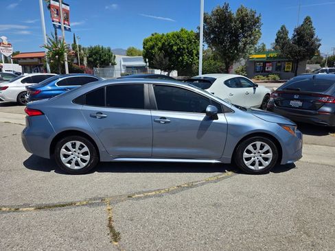 Used 2021 Toyota Corolla LE FWD image 4