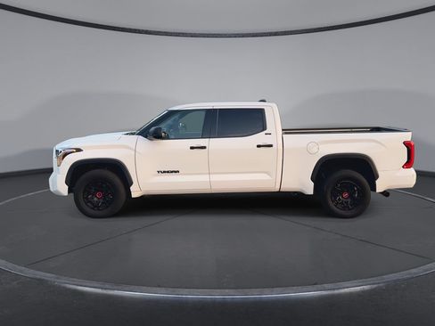 Used 2022 Toyota Tundra SR5 AWD/4WD image 5
