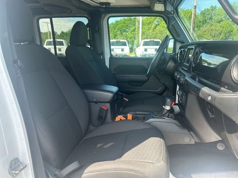 Used 2023 Jeep Wrangler Unlimited Sport AWD/4WD image 6